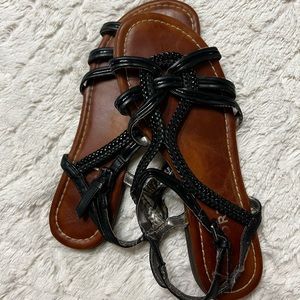 Report Garam flat sandals